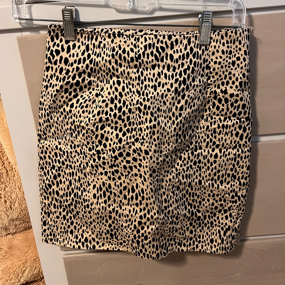 Brandy Melville skirt
